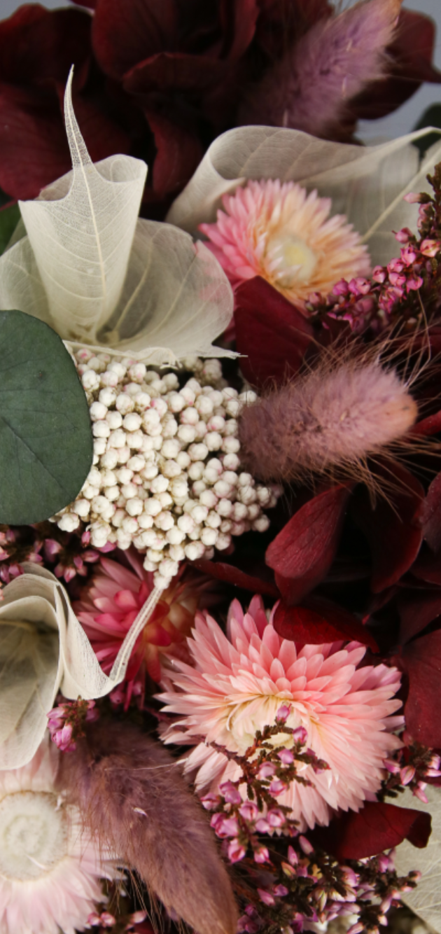 Ramo de novia preservado hortensias rojizas - Imagen 2