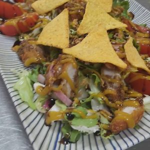 24 ENSALADA QUESO CABRA